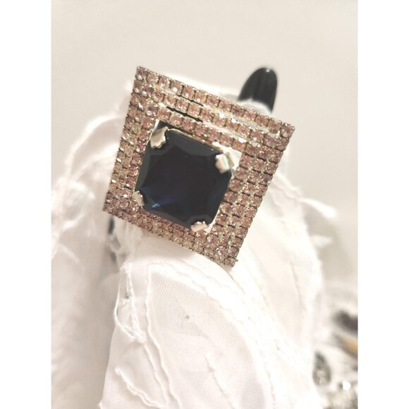 Elegant Square Black Brooch surrounded by Rhinestones Brooch with Black - Picture 6 of 10